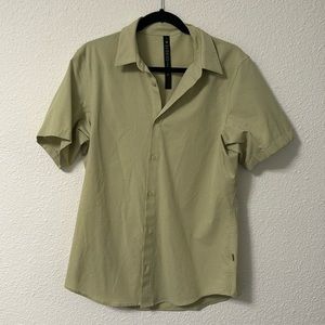 Lululemon Men’s short sleeve button down